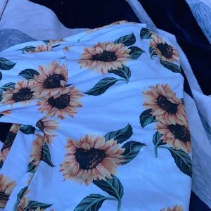 Sunflower crop sweatshirt